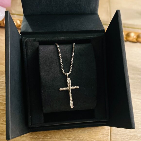 New in Box David Yurman Crossover Cross Necklace Sterling Silver with Diamonds - Picture 4 of 5